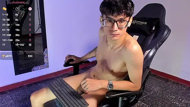 cute diego  online show from 13, 2, 2025