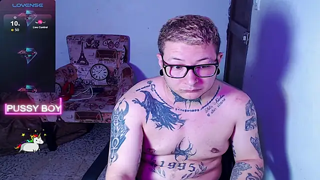 Snapshot of princeFtm chatting on 22, 2, 2025 princeFtm online show from 22, 2, 2025