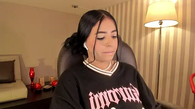 Maaiitee online show from 5, 11, 2025