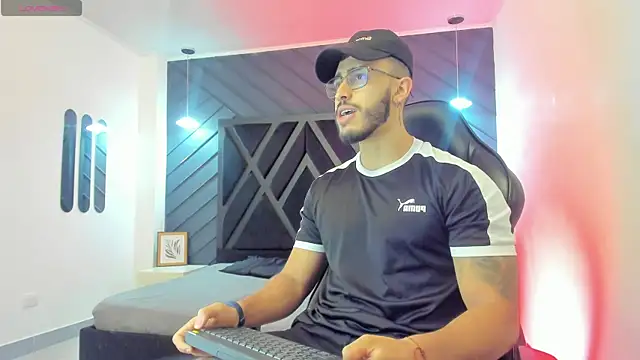 Liam Kleiin online show from 15, 11, 2025