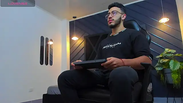 Liam Kleiin online show from 15, 10, 2025