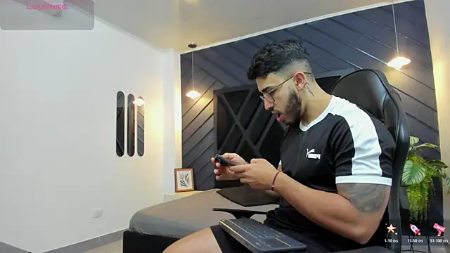 Liam Kleiin online show from 21, 10, 2025