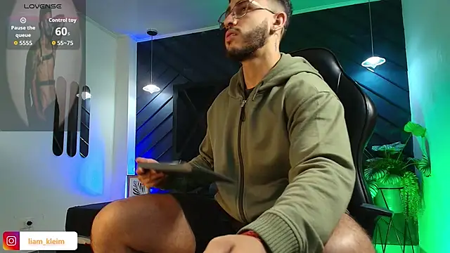 Liam Kleiin online show from 7, 4, 2026