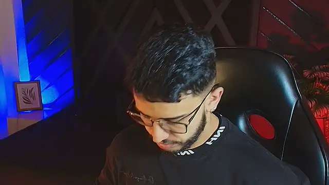 Liam Kleiin online show from 15, 4, 2026