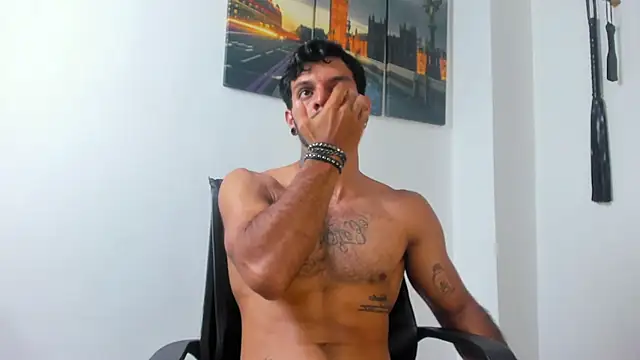 Snapshot of JuanBlade chatting on 16, 12, 2025 JuanBlade online show from 16, 12, 2025