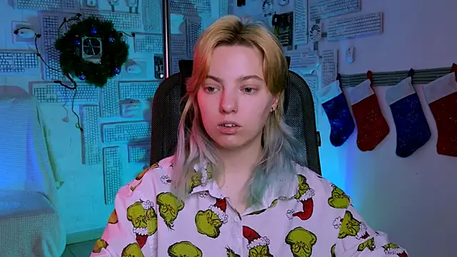 Snapshot of RocKStone_ chatting on 17, 12, 2025 RocKStone online show from 17, 12, 2025