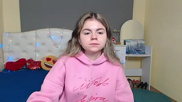 TinaRedly online show from 4, 12, 2025