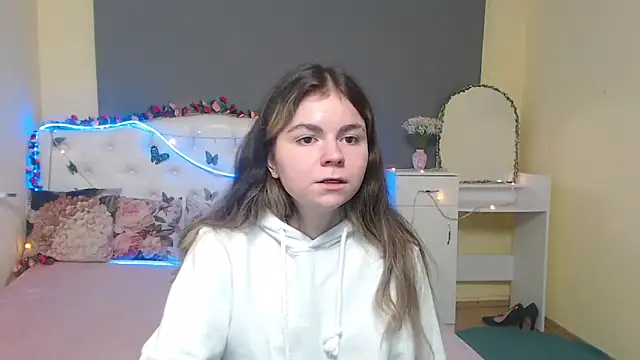 Snapshot of TinaRedly chatting on 1, 5, 2026 TinaRedly online show from 1, 5, 2026