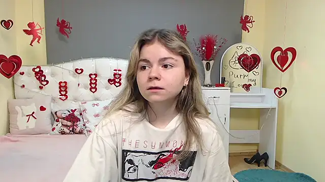 TinaRedly online show from 9, 2, 2026