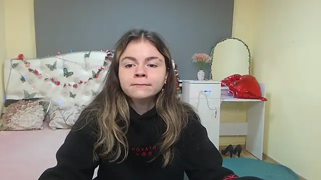 TinaRedly online show from 19, 4, 2026