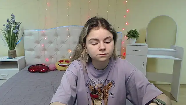 TinaRedly online show from 5, 2, 2025