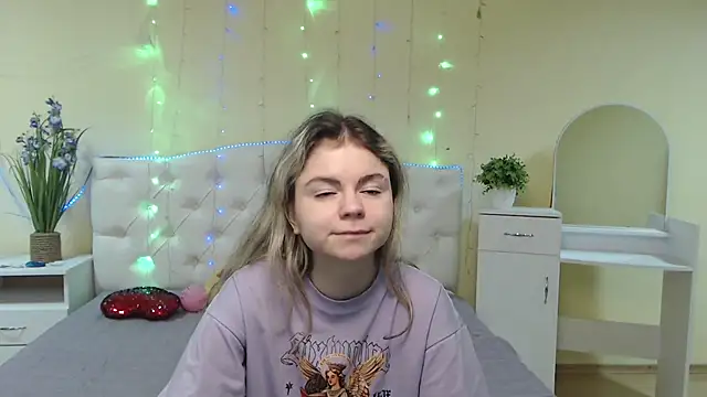 TinaRedly online show from 5, 2, 2025