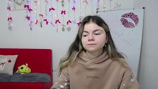 TinaRedly online show from 17, 4, 2026