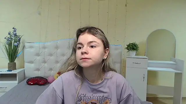 TinaRedly online show from 5, 2, 2025