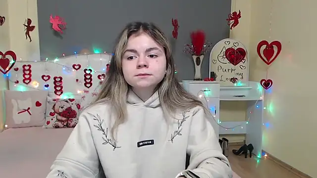 TinaRedly online show from 1, 2, 2026