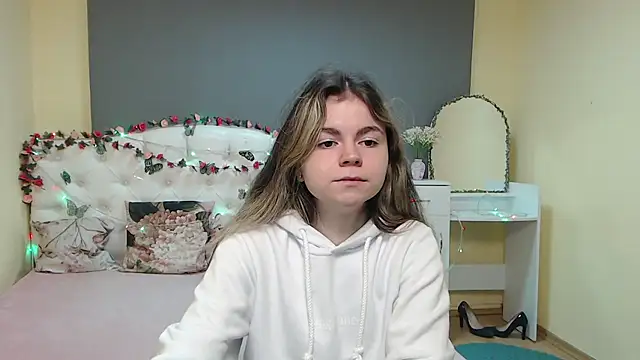 TinaRedly online show from 15, 3, 2026