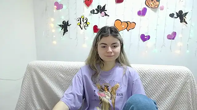 TinaRedly online show from 23, 2, 2025