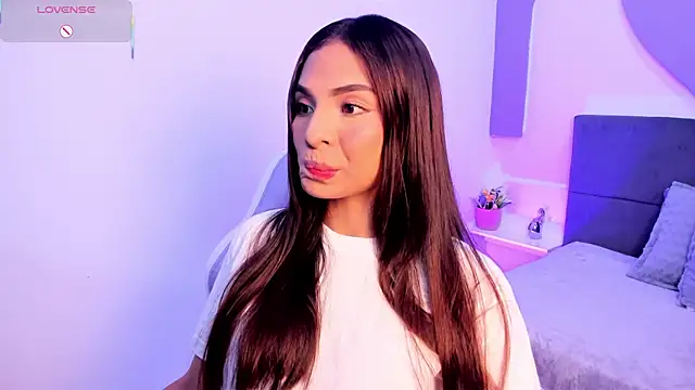 Snapshot of amira_cute2 chatting on 8, 11, 2025 amira cute2 online show from 8, 11, 2025