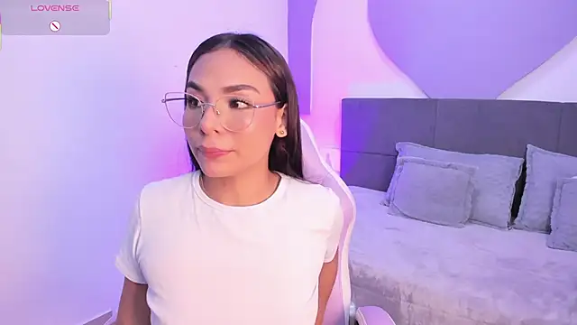 Snapshot of amira_cute2 chatting on 3, 11, 2025 amira cute2 online show from 3, 11, 2025