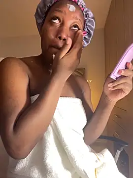 Snapshot of kellya_ chatting on 8, 3, 2025 kellya online show from 8, 3, 2025