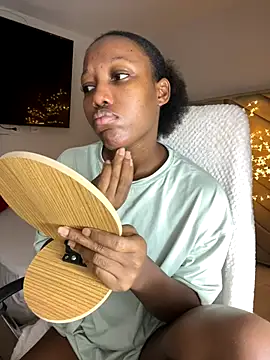 kellya  online show from 14, 11, 2025