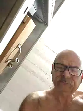 Snapshot of bottomhairy chatting on 21, 1, 2025 bottomhairy online show from 21, 1, 2025