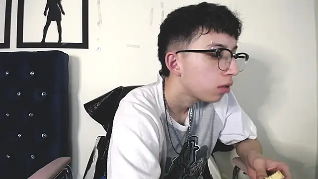  Thomas hot  online show from 24, 9, 2025