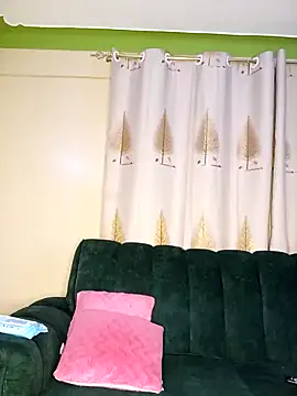 Snapshot of lauraporsi chatting on 5, 1, 2025 lauraporsi online show from 5, 1, 2025