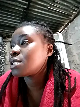 Snapshot of lauraporsi chatting on 17, 2, 2025 lauraporsi online show from 17, 2, 2025