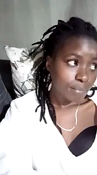 Snapshot of lauraporsi chatting on 18, 2, 2025 lauraporsi online show from 18, 2, 2025