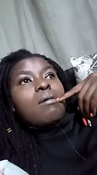 Snapshot of lauraporsi chatting on 19, 2, 2025 lauraporsi online show from 19, 2, 2025