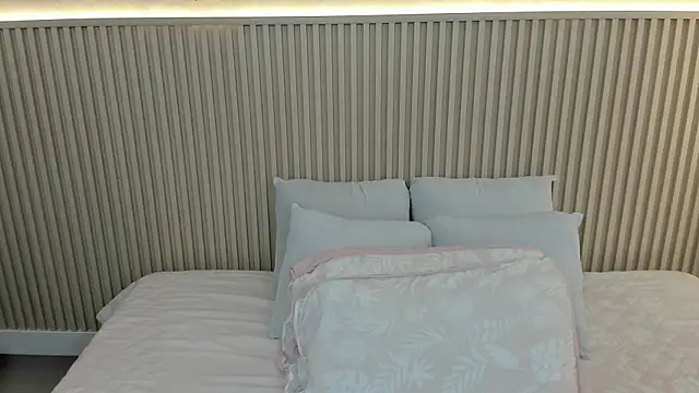 Snapshot of charlottebrowns_ chatting on 21, 5, 2026 charlottebrowns online show from 21, 5, 2026