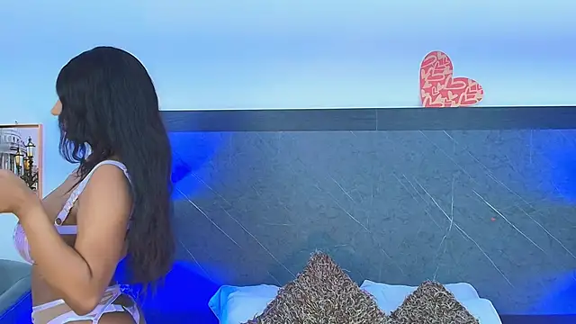 charlottebrowns  online show from 27, 2, 2025