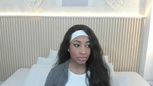 charlottebrowns  online show from 16, 10, 2025