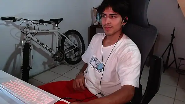 Snapshot of Thieves9 chatting on 15, 10, 2025 Thieves9 online show from 15, 10, 2025