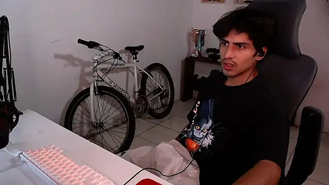 Snapshot of Thieves9 chatting on 7, 11, 2025 Thieves9 online show from 7, 11, 2025