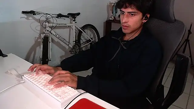 Snapshot of Thieves9 chatting on 22, 10, 2025 Thieves9 online show from 22, 10, 2025