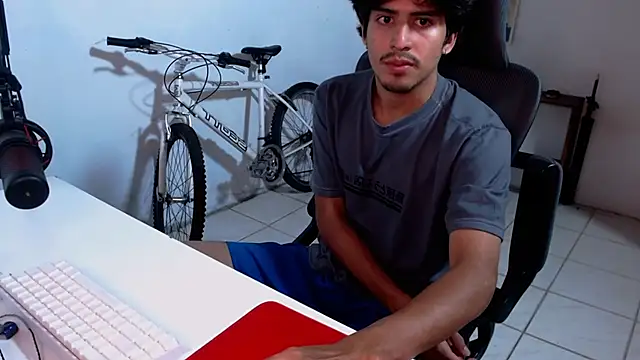 Snapshot of Thieves9 chatting on 13, 11, 2025 Thieves9 online show from 13, 11, 2025