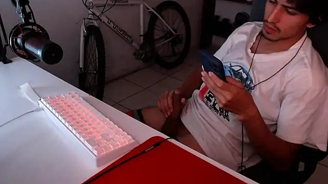 Snapshot of Thieves9 chatting on 11, 11, 2025 Thieves9 online show from 11, 11, 2025