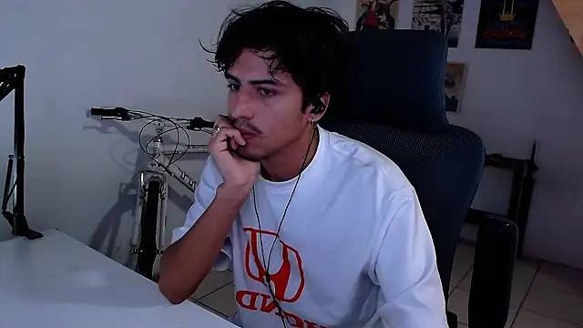 Snapshot of Thieves9 chatting on 31, 10, 2025 Thieves9 online show from 31, 10, 2025