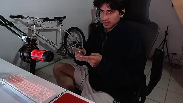 Snapshot of Thieves9 chatting on 16, 10, 2025 Thieves9 online show from 16, 10, 2025