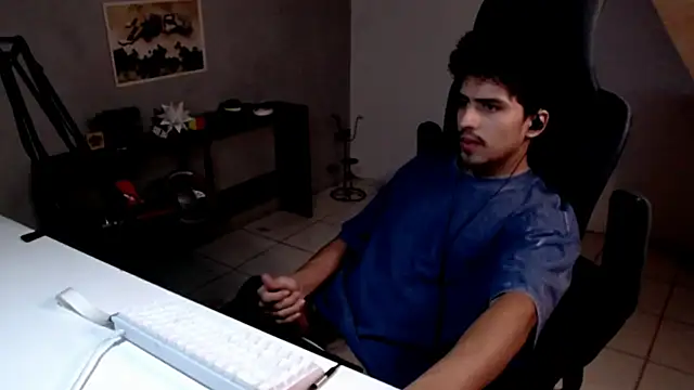 Snapshot of Thieves9 chatting on 17, 12, 2025 Thieves9 online show from 17, 12, 2025