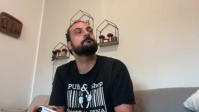 Snapshot of beardo85 chatting on 13, 11, 2025 beardo85 online show from 13, 11, 2025