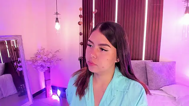 ArianaBaker online show from 15, 4, 2026