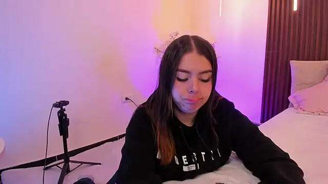 ArianaBaker online show from 20, 2, 2026