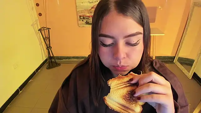 Snapshot of ArianaBaker chatting on 29, 11, 2025 ArianaBaker online show from 29, 11, 2025