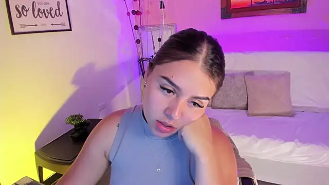 Snapshot of ArianaBaker chatting on 18, 10, 2025 ArianaBaker online show from 18, 10, 2025