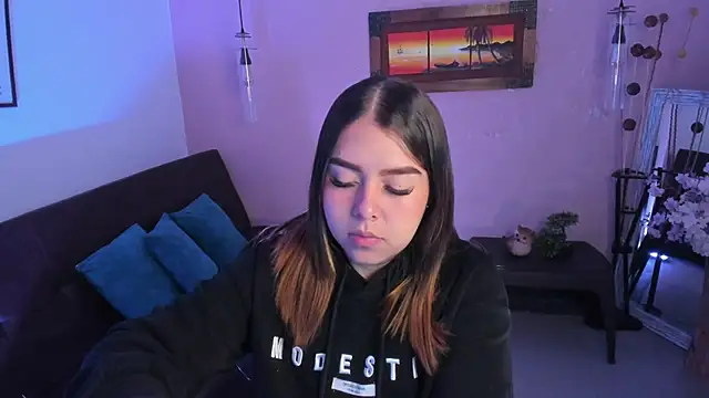 Snapshot of ArianaBaker chatting on 21, 11, 2025 ArianaBaker online show from 21, 11, 2025