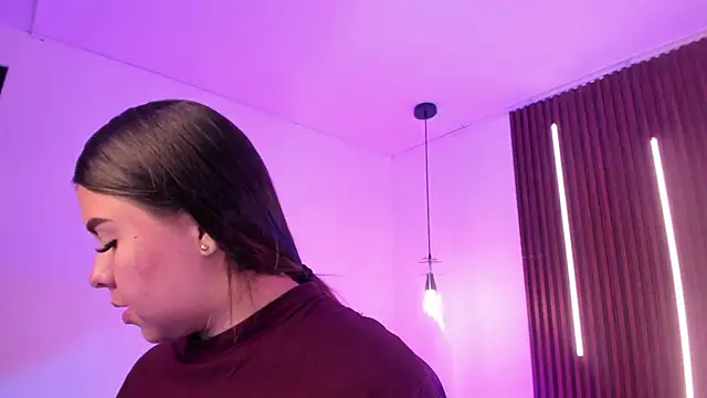 ArianaBaker online show from 10, 4, 2026