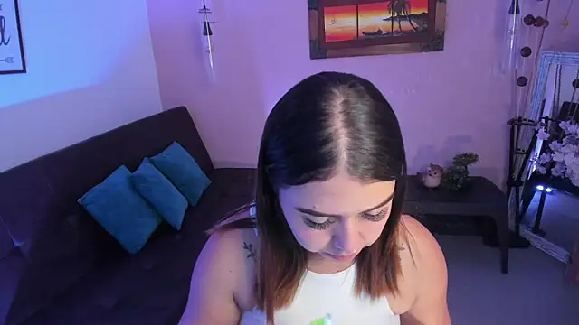 Snapshot of ArianaBaker chatting on 19, 11, 2025 ArianaBaker online show from 19, 11, 2025